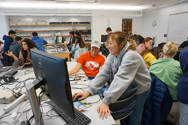 Students taking ECG measurements in quantitative physiology lab